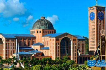 Dia de Nossa Senhora Aparecida  (Padroeira do Brasil)