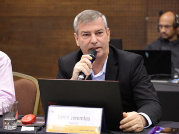 Lênio Jeremias participa de reunião das Câmaras Especializadas de Engenharia Elétrica