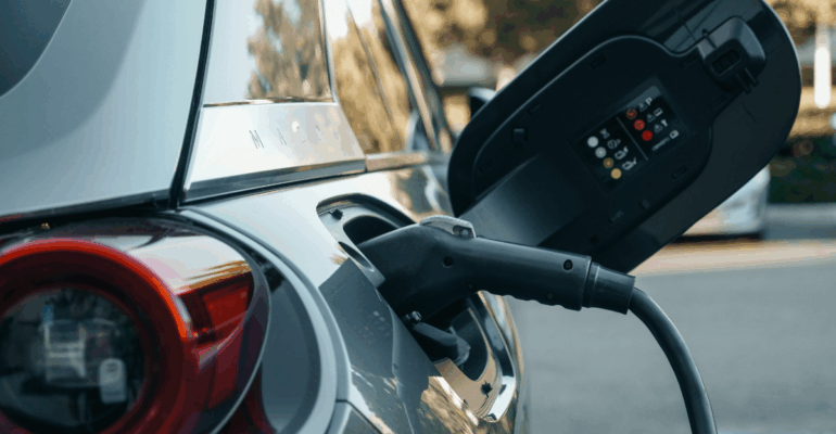 ARTIGO TÉCNICO: Eletromobilidade e estações de recarga de veículos elétricos