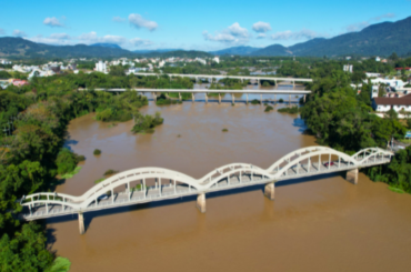 Professores da FURB lideram iniciativa de resgate histórico da Ponte dos Arcos de Indaial