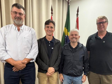 AEAMVI e Prefeitura de Blumenau discutem projetos para fortalecer as políticas públicas
