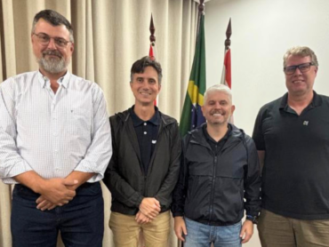 AEAMVI e Prefeitura de Blumenau discutem projetos para fortalecer as políticas públicas