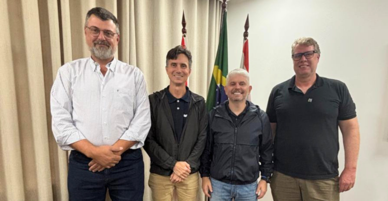 AEAMVI e Prefeitura de Blumenau discutem projetos para fortalecer as políticas públicas