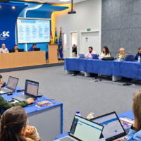 Engenharia Civil debate desafios urbanos em reunião do CREA-SC em Blumenau