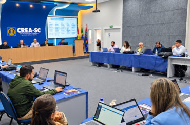 Engenharia Civil debate desafios urbanos em reunião do CREA-SC em Blumenau