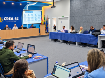 Engenharia Civil debate desafios urbanos em reunião do CREA-SC em Blumenau