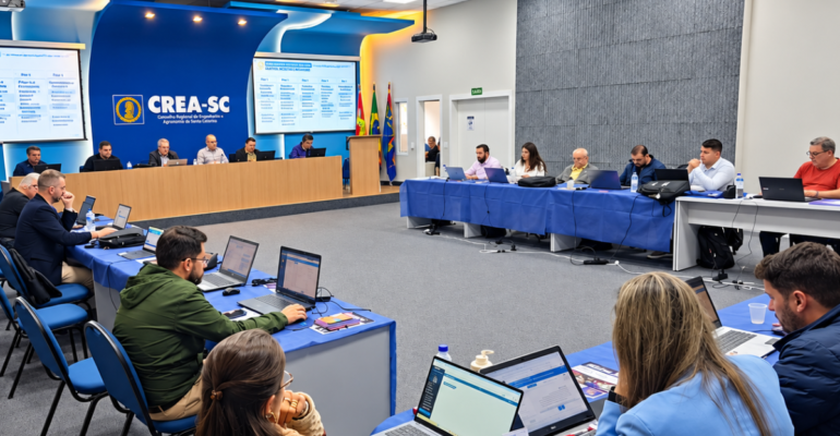 Engenharia Civil debate desafios urbanos em reunião do CREA-SC em Blumenau